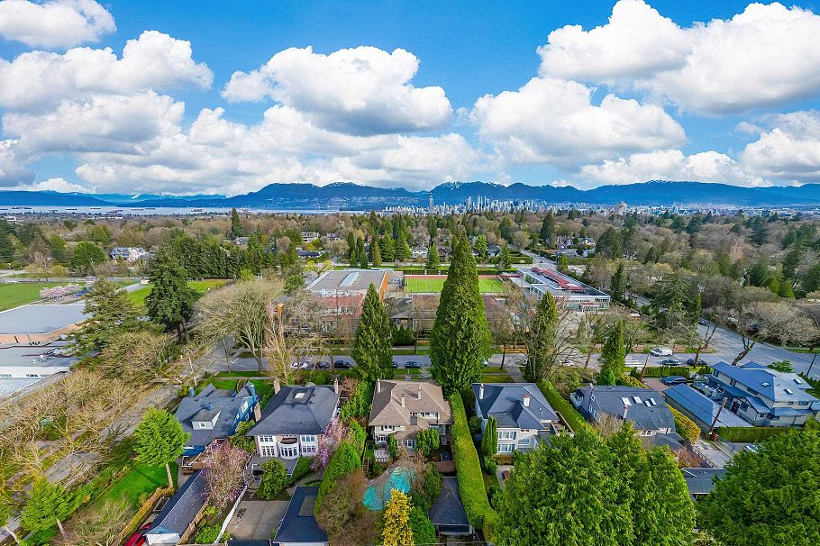 1564 W 26th Avenue Vancouver, BC - 6