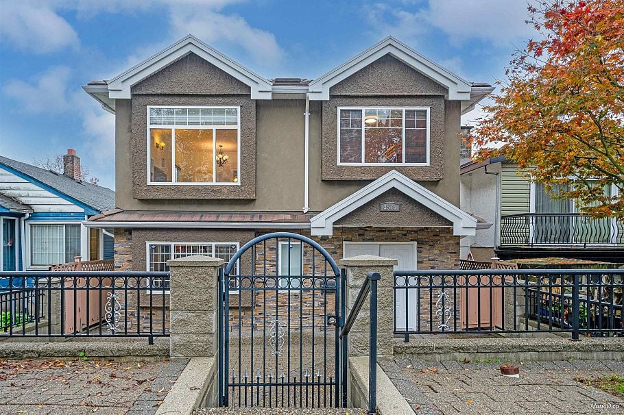 3576 E Georgia Street Vancouver, BC - 1