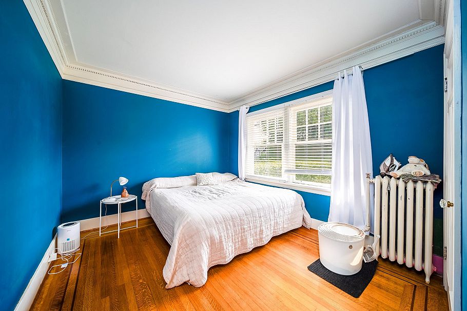 1564 W 26th Avenue Vancouver, BC - 25