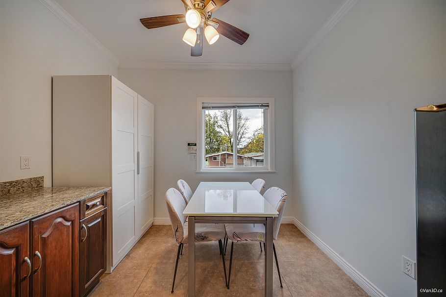 3576 E Georgia Street Vancouver, BC - 12