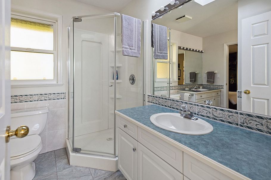 3823 Michener Way North Vancouver, BC - 26