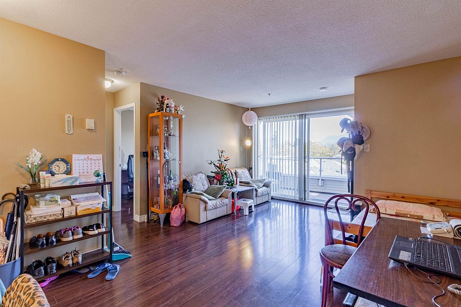 407 3480 Yardley Avenue Vancouver, BC - 4