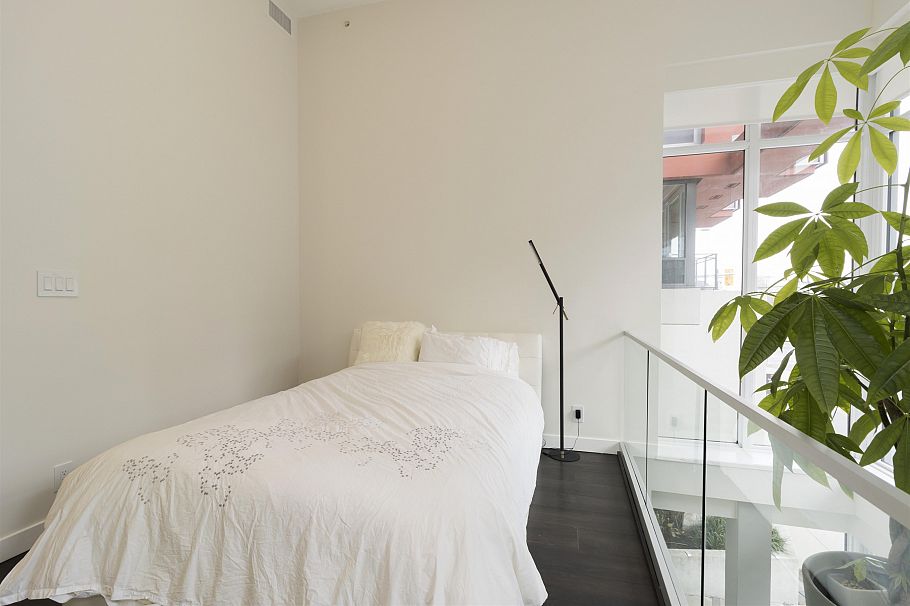 131 E 1st Avenue Vancouver, BC - 18