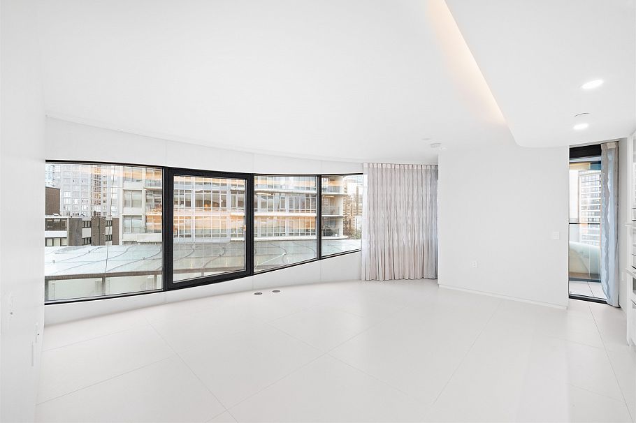 707 1033 Nelson Street Vancouver, BC - 3