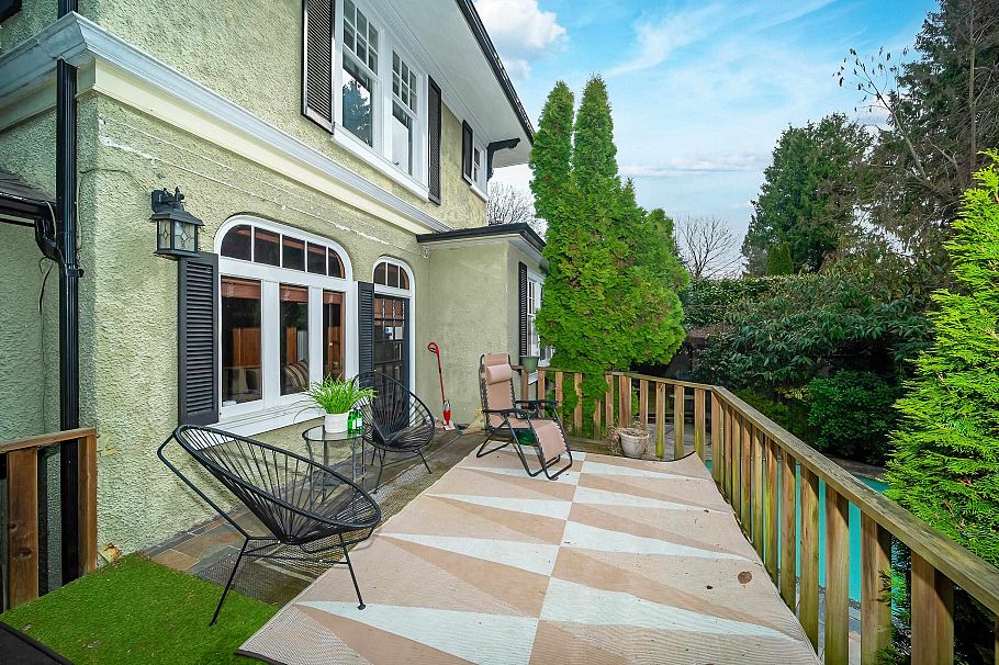 1564 W 26th Avenue Vancouver, BC - 29