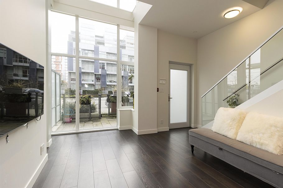 131 E 1st Avenue Vancouver, BC - 12