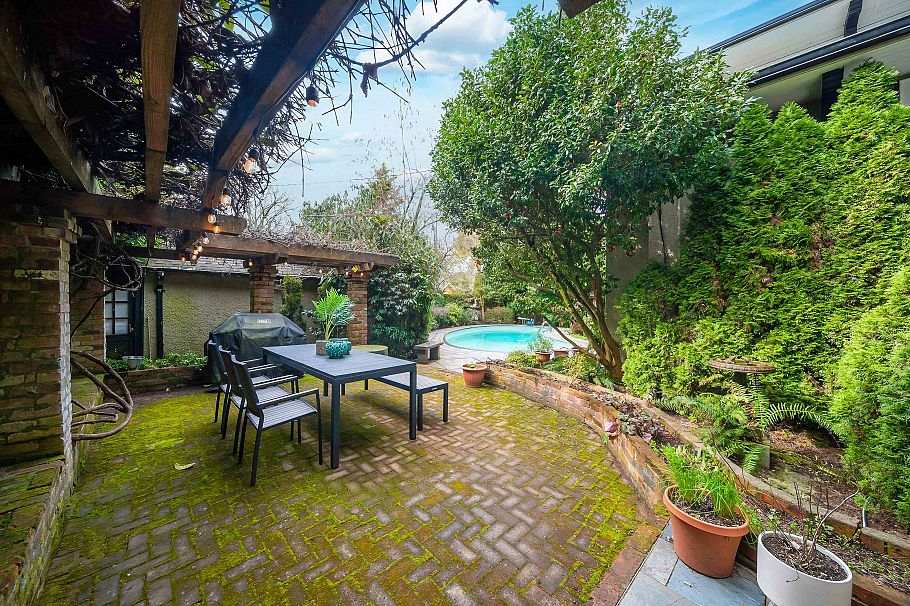 1564 W 26th Avenue Vancouver, BC - 32