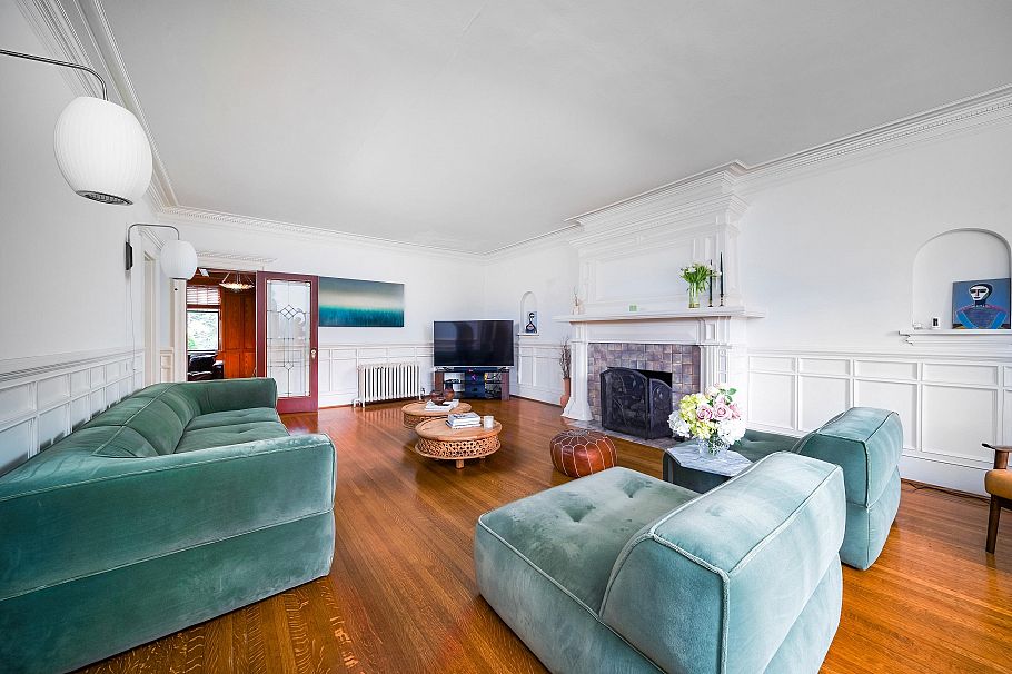 1564 W 26th Avenue Vancouver, BC - 8