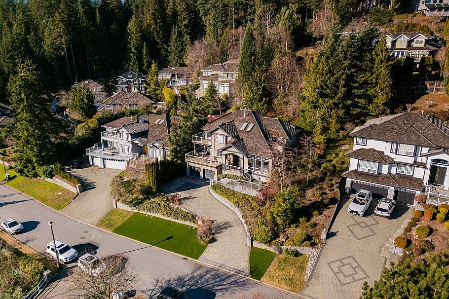 3823 Michener Way North Vancouver, BC - 39