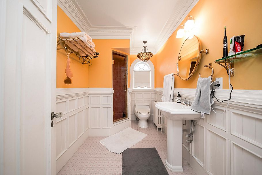 1564 W 26th Avenue Vancouver, BC - 23