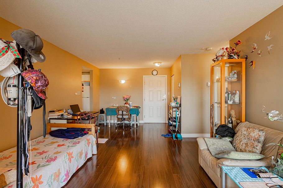407 3480 Yardley Avenue Vancouver, BC - 5