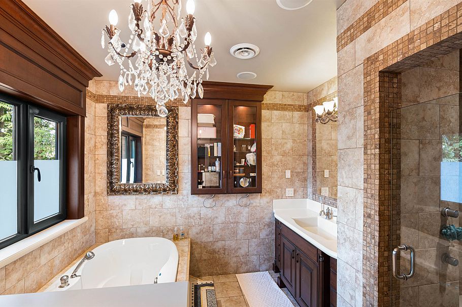 6287 Marguerite Street Vancouver, BC - 9