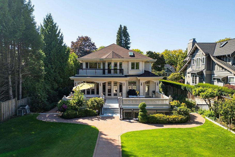 6188 Adera Street Vancouver, BC - 1