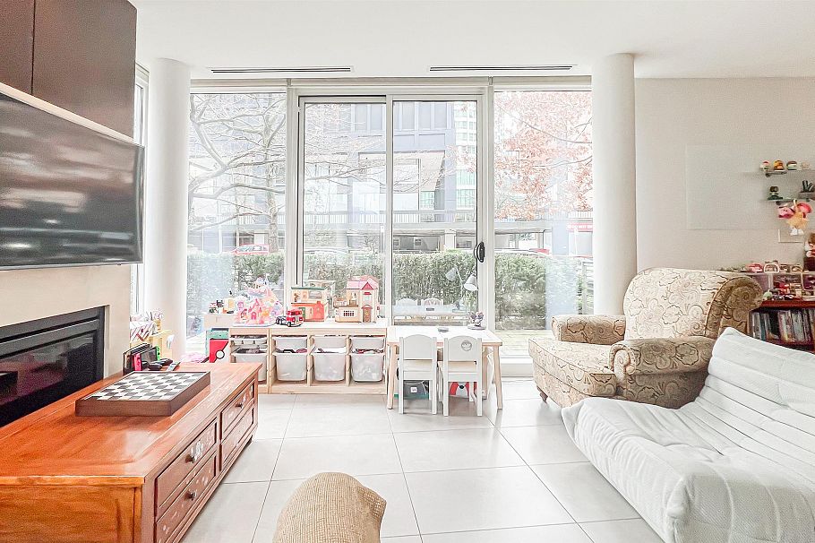 1133 W Cordova Street Vancouver, BC - 10