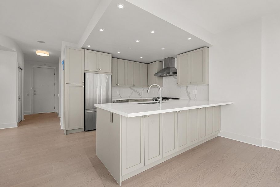 701 120 W 16th Street North Vancouver, BC - 13