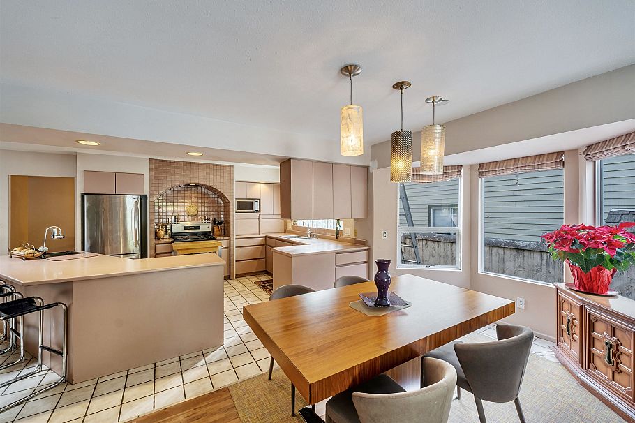 3424 Gaspe Place North Vancouver, BC - 3