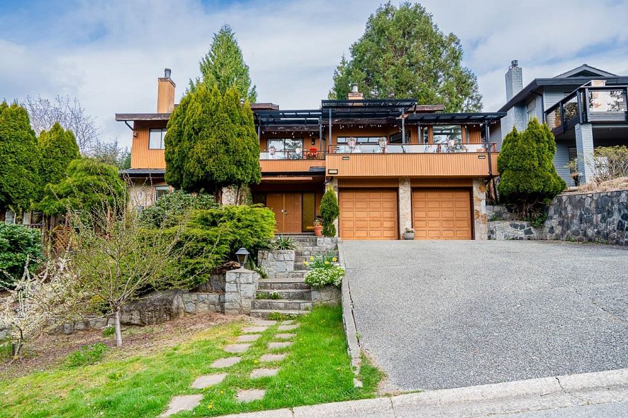 2940 Dresden Way North Vancouver, BC - 1