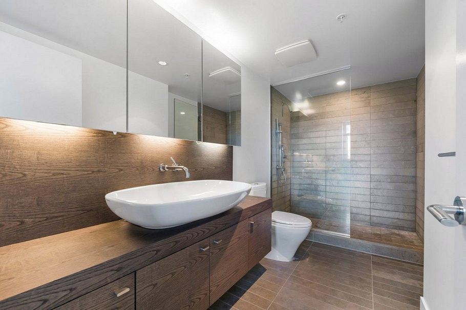 701 5782 Berton Avenue Vancouver, BC - 5