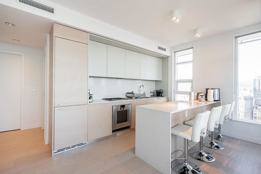 4605 1289 Hornby Street Vancouver, BC - 12