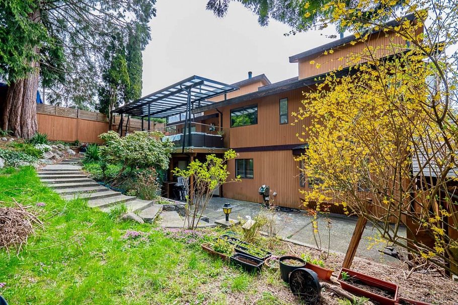 2940 Dresden Way North Vancouver, BC - 36