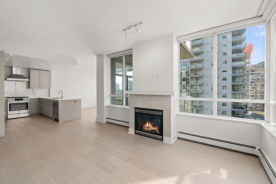 701 120 W 16th Street North Vancouver, BC - 6