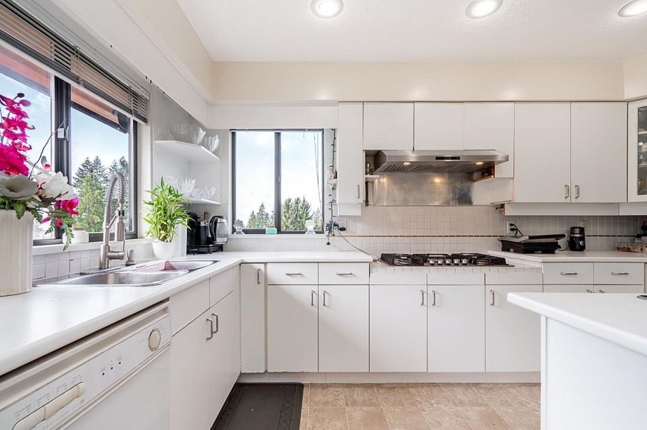 2940 Dresden Way North Vancouver, BC - 14