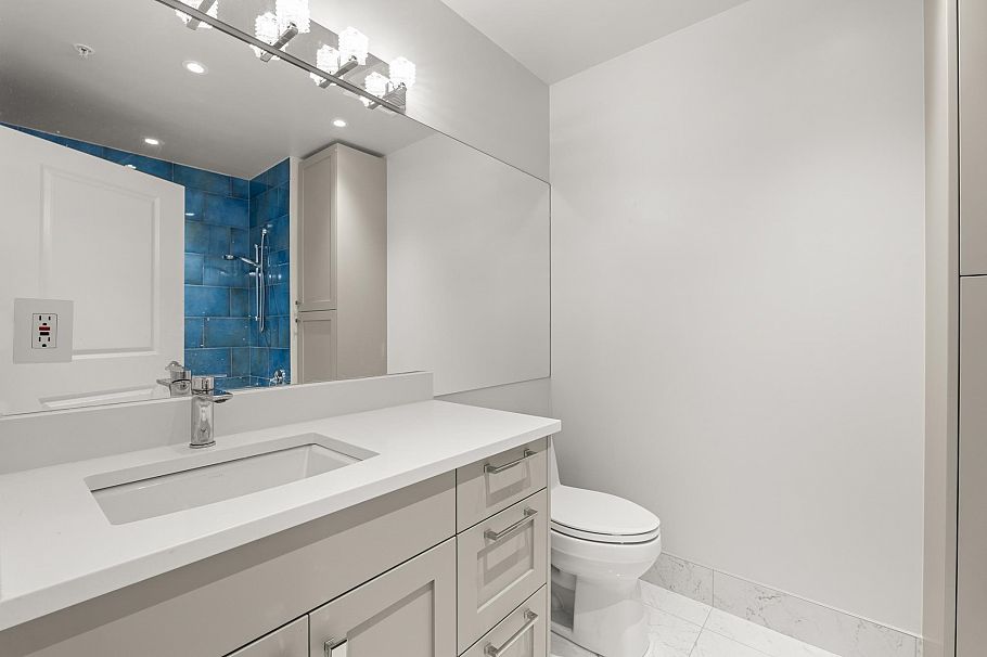 701 120 W 16th Street North Vancouver, BC - 22