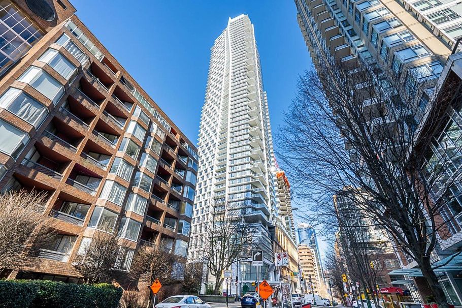 4605 1289 Hornby Street Vancouver, BC - 2