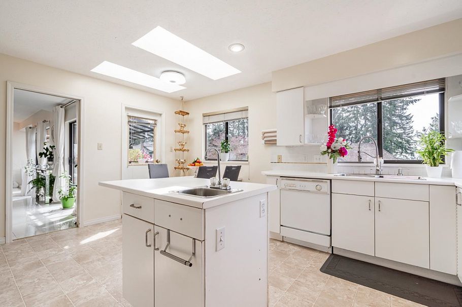 2940 Dresden Way North Vancouver, BC - 16