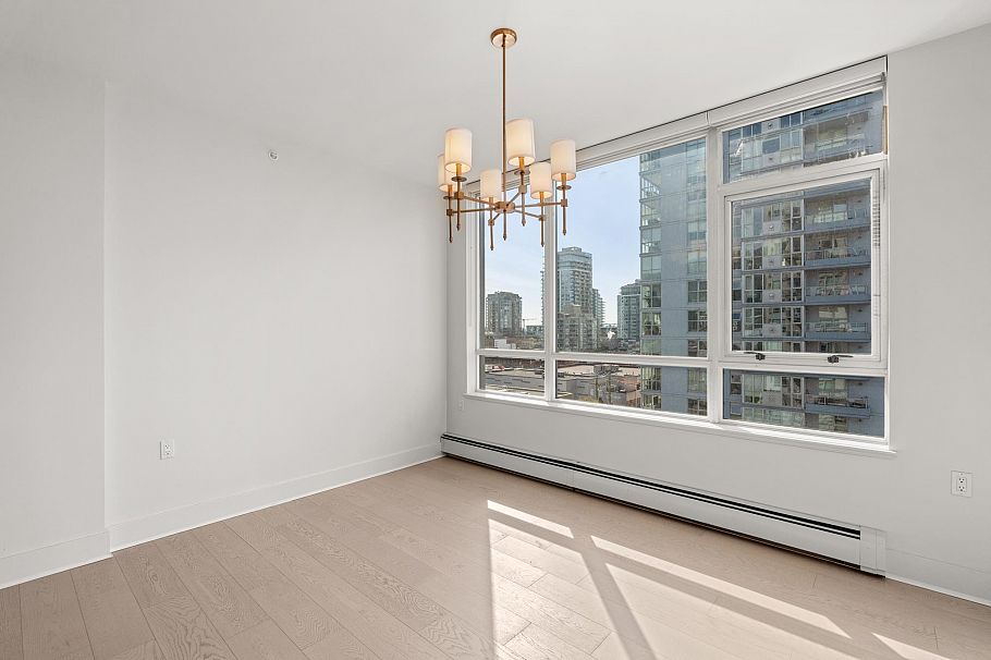 701 120 W 16th Street North Vancouver, BC - 8