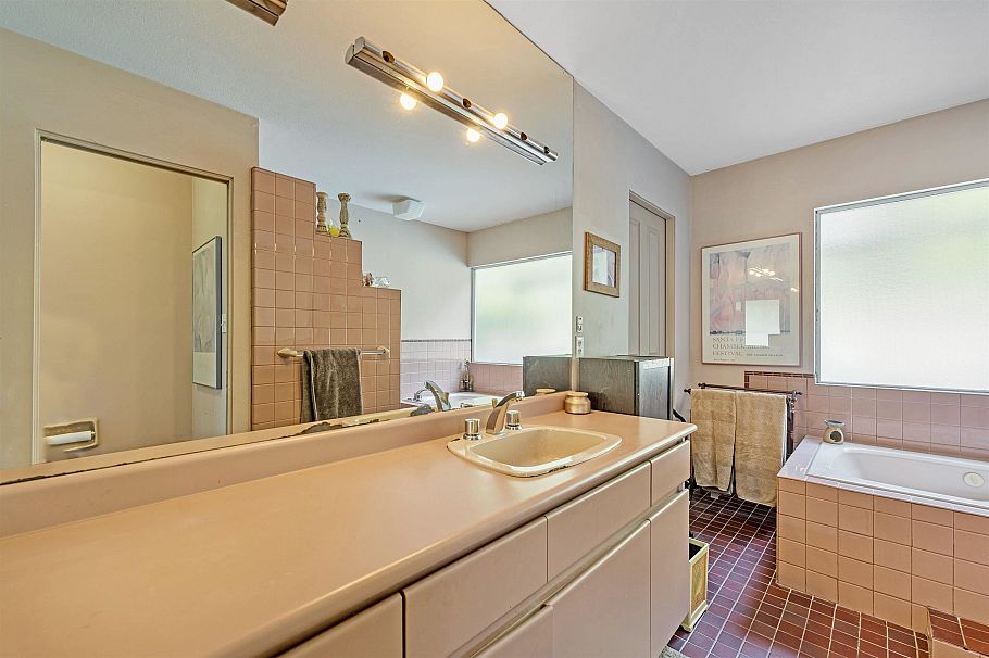 3424 Gaspe Place North Vancouver, BC - 10