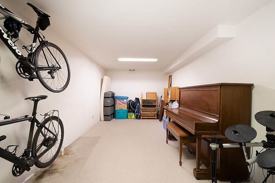 4726 W 7th Avenue Vancouver, BC - 20