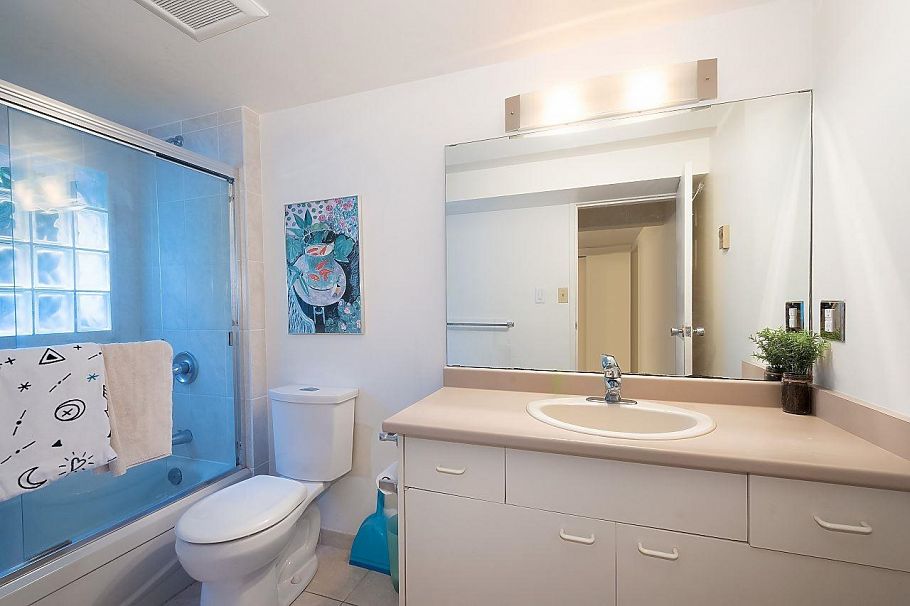 4726 W 7th Avenue Vancouver, BC - 17