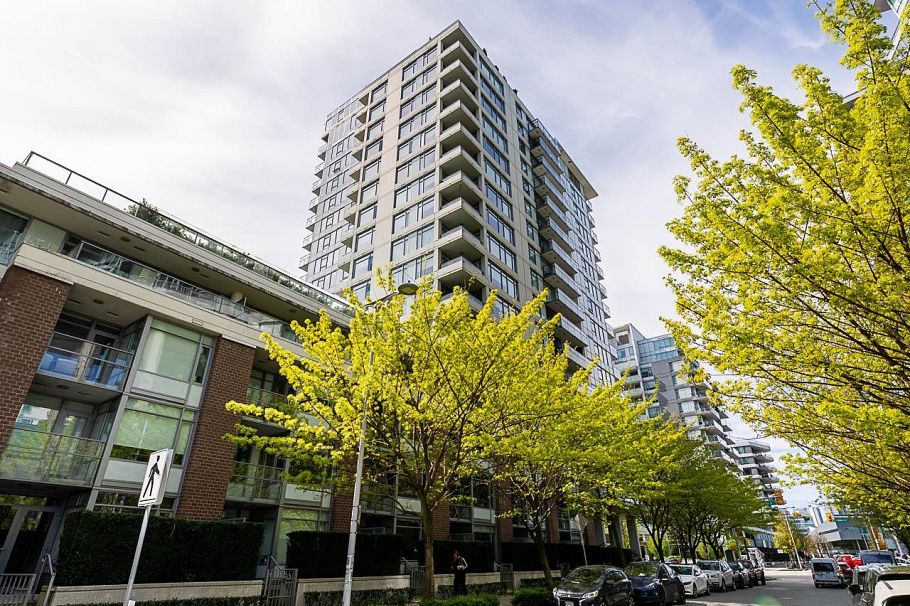 705 110 Switchmen Street Vancouver, BC - 3