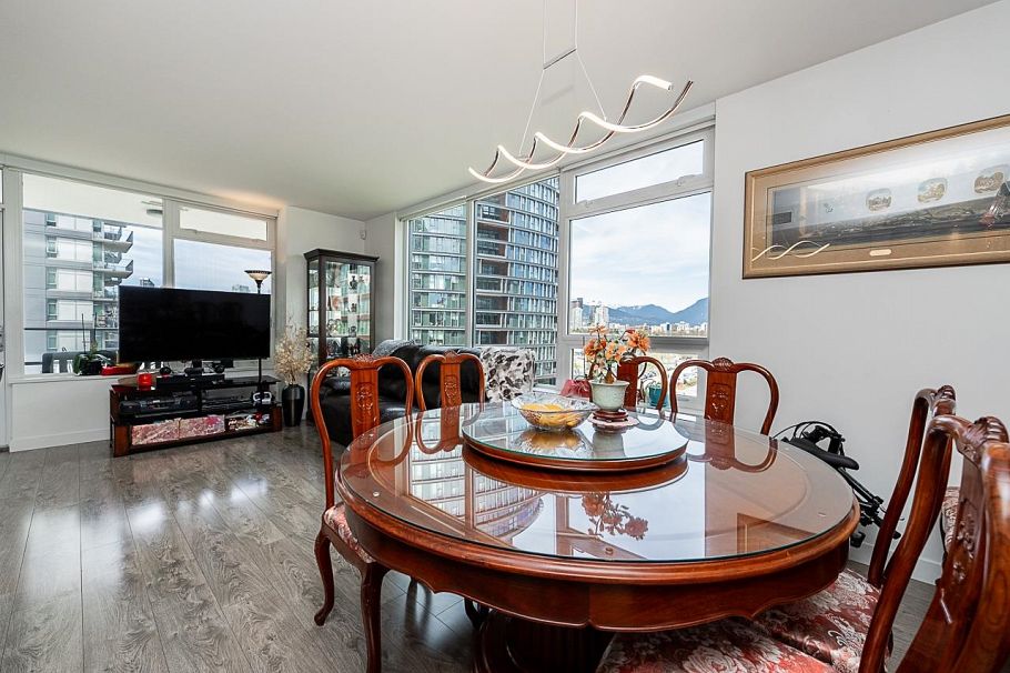 705 110 Switchmen Street Vancouver, BC - 14