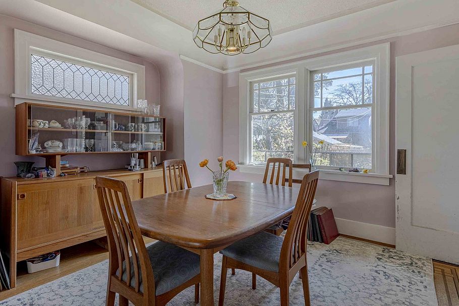 4250 W 9th Avenue Vancouver, BC - 9