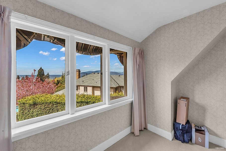 1529 Western Crescent Vancouver, BC - 15