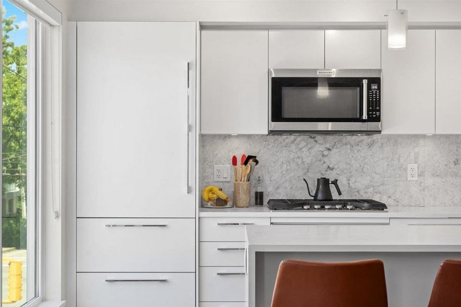 201 2508 Fraser Street Vancouver, BC - 9