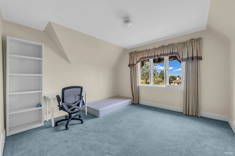 1529 Western Crescent Vancouver, BC - 12