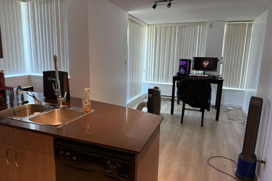 2301 610 Granville Street Vancouver, BC - 4