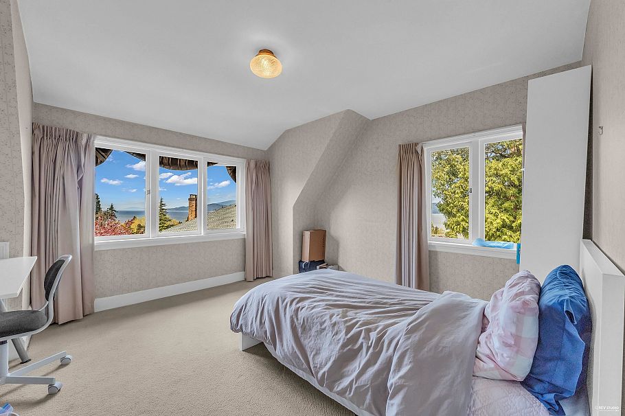 1529 Western Crescent Vancouver, BC - 14