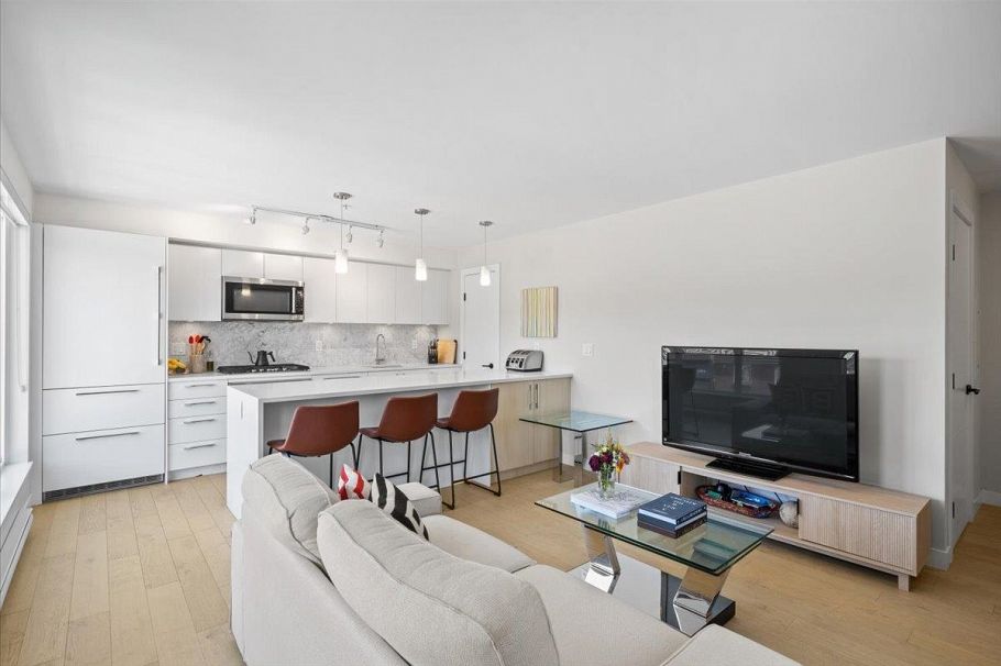 201 2508 Fraser Street Vancouver, BC - 3