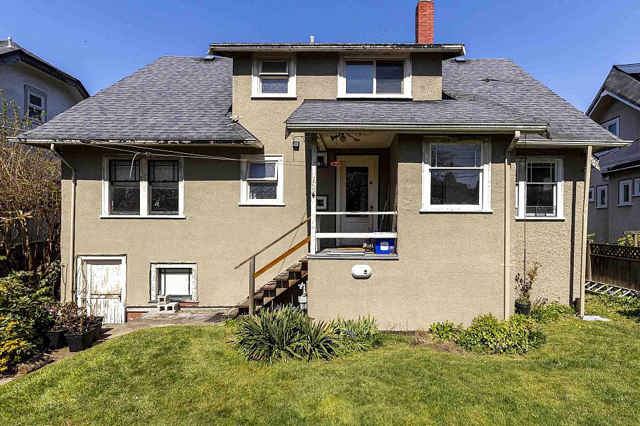 4250 W 9th Avenue Vancouver, BC - 12