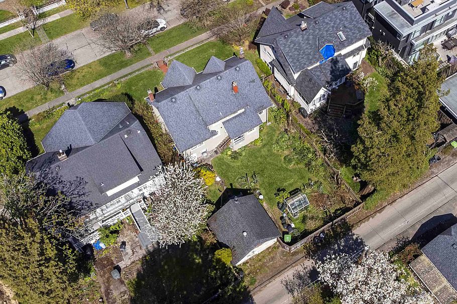 4250 W 9th Avenue Vancouver, BC - 24