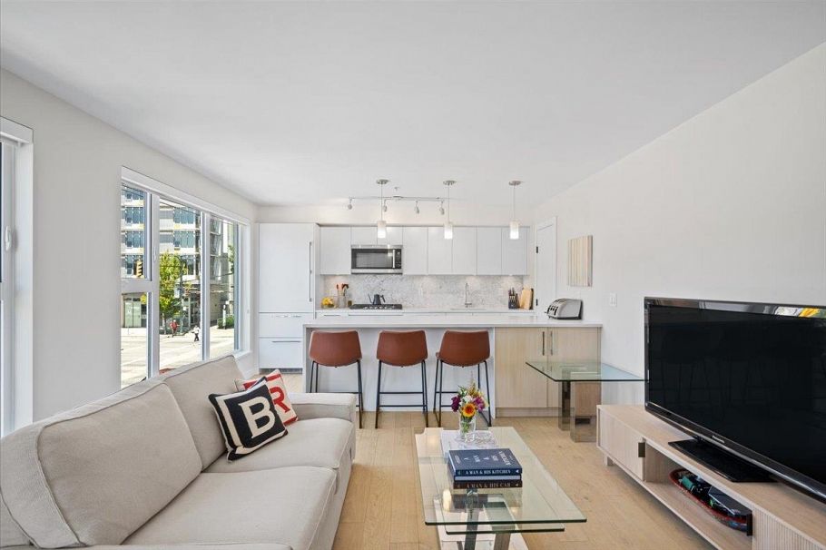 201 2508 Fraser Street Vancouver, BC - 1