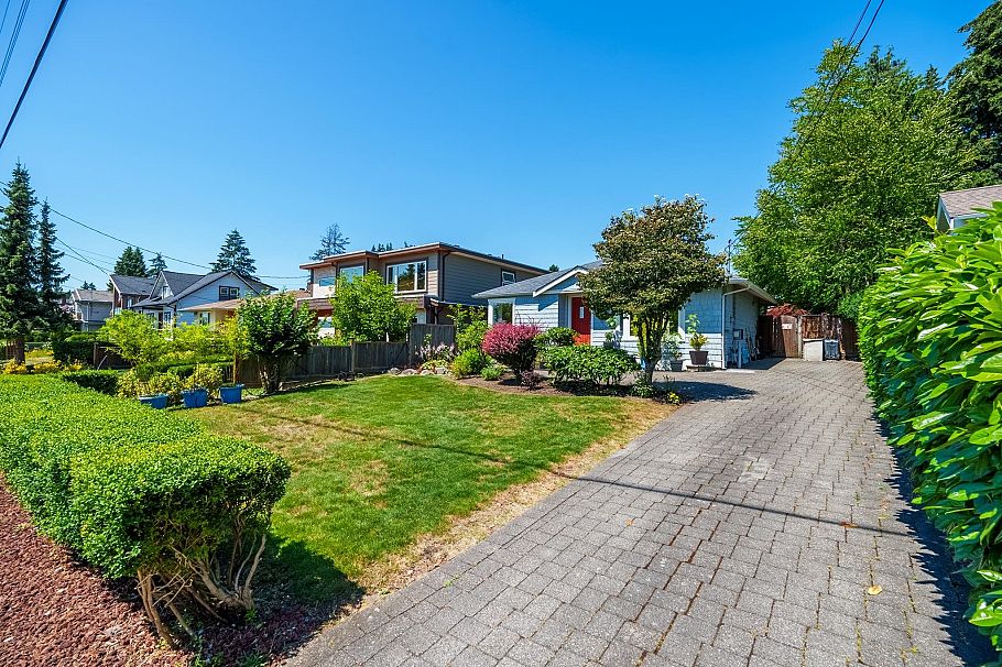 628 E 7th Street North Vancouver, BC - 2