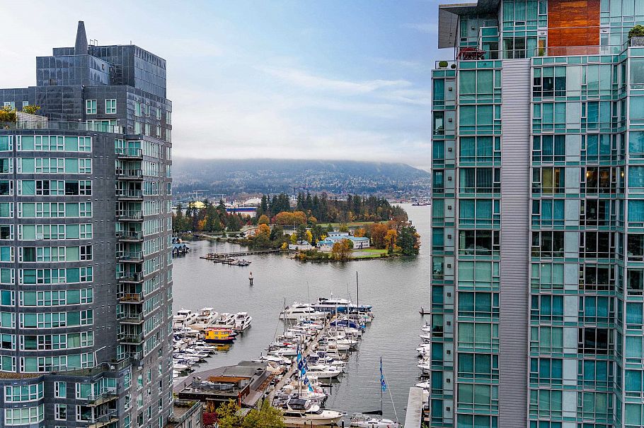 1701 1499 W Pender Street Vancouver, BC - 24