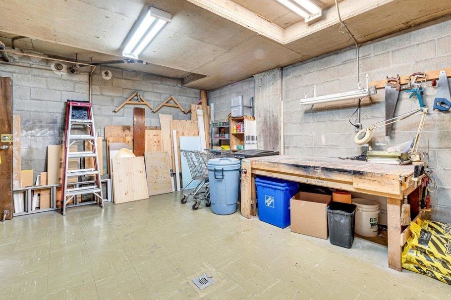 301 2710 Lonsdale Avenue North Vancouver, BC - 25