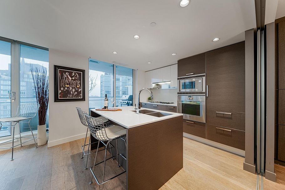 1701 1499 W Pender Street Vancouver, BC - 8