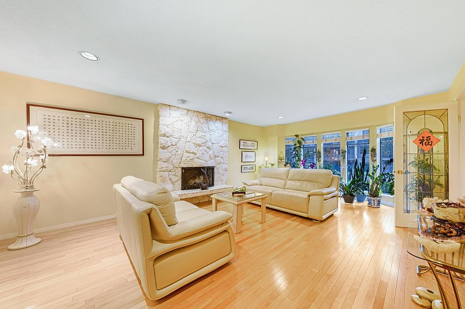 137 W Woodstock Avenue Vancouver, BC - 19